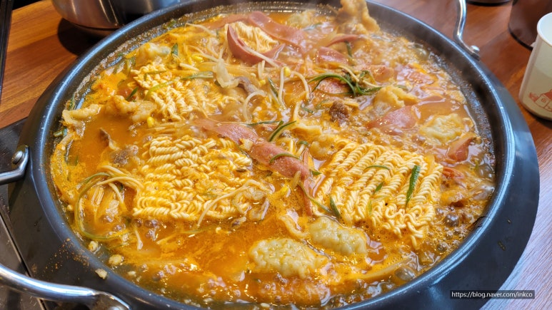 차돌삼합부대찌개 사진 7