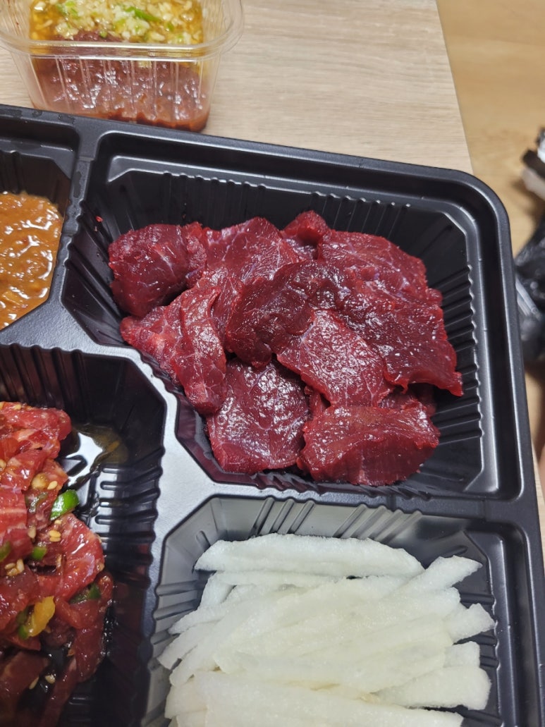 육회한생고기 이미지