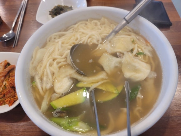 엄마가사랑한칼국수 이미지