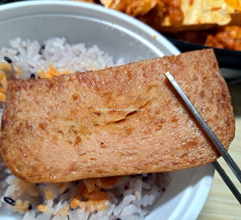 건뚱네김치속돼지 이미지