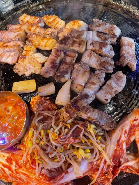 옛날솥뚜껑삼겹살 이미지