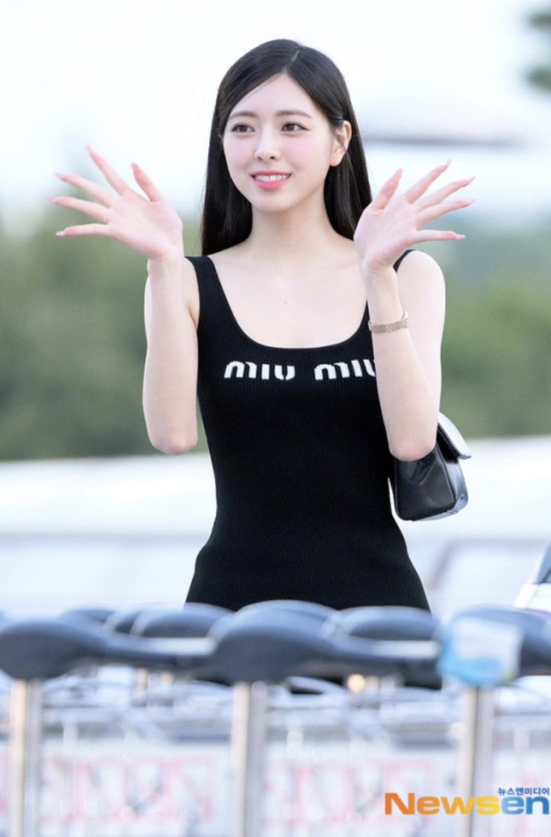 유나앤 이미지