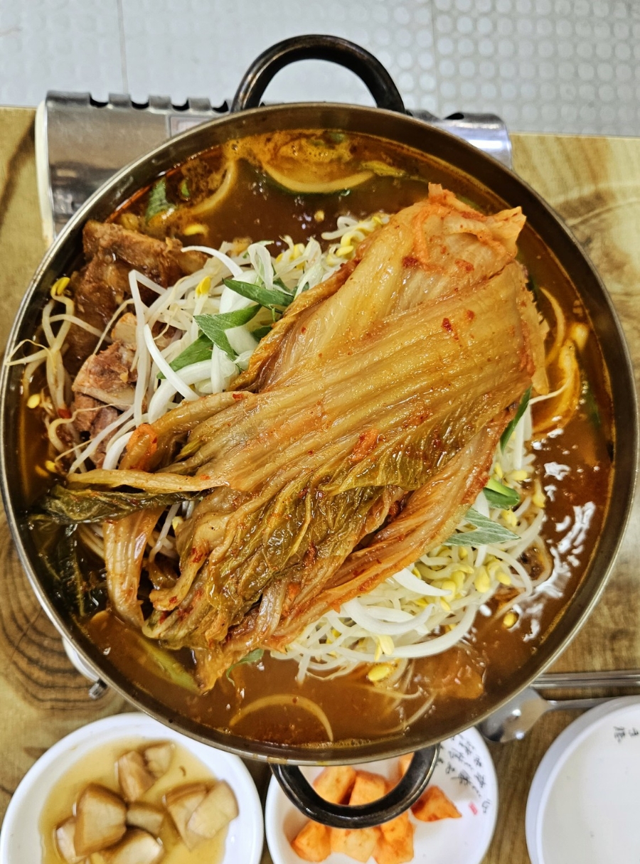 노걸대뼈다귀감자탕 이미지