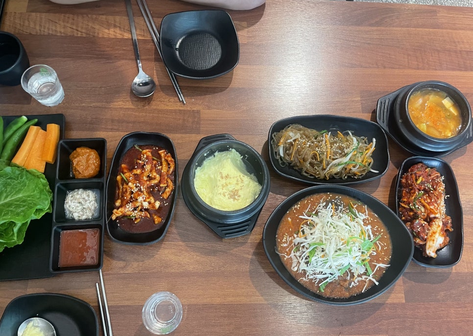 명품웃거리왕족발 이미지