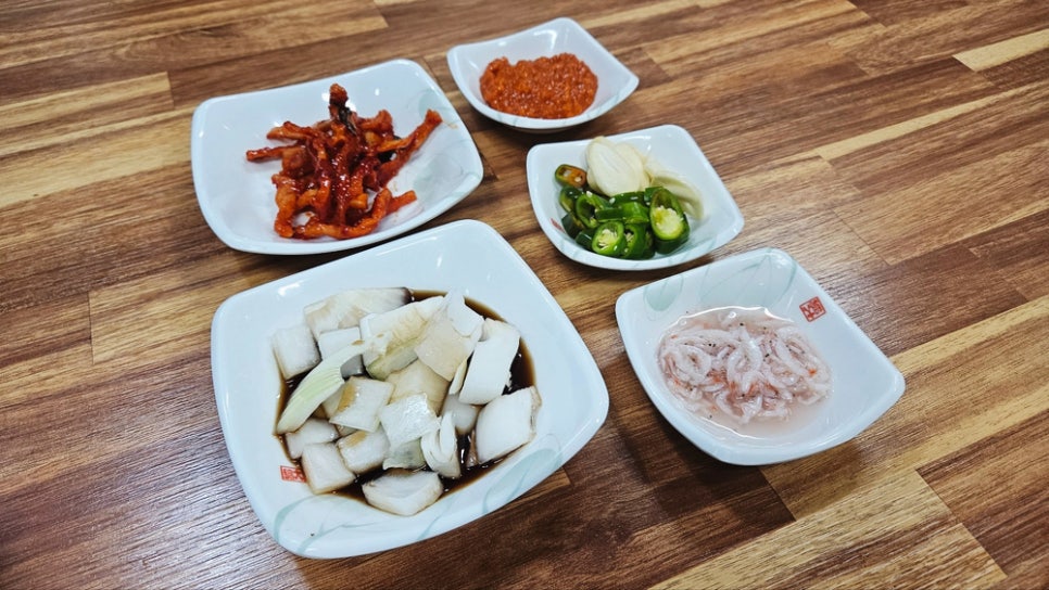 청춘불족발 이미지