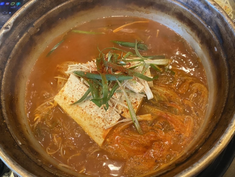 양푼이통돼지김치찌개 이미지