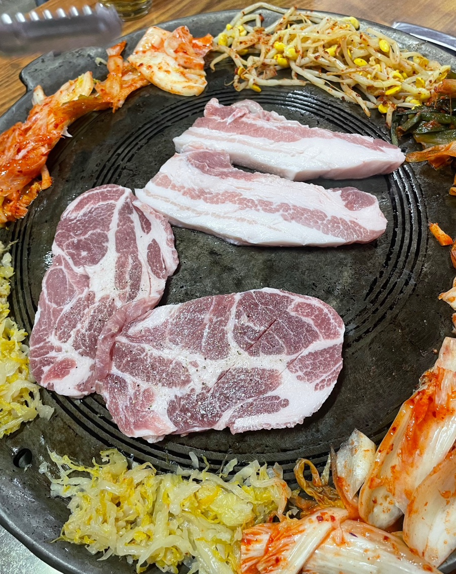 다와솥뚜껑삼겹살 이미지