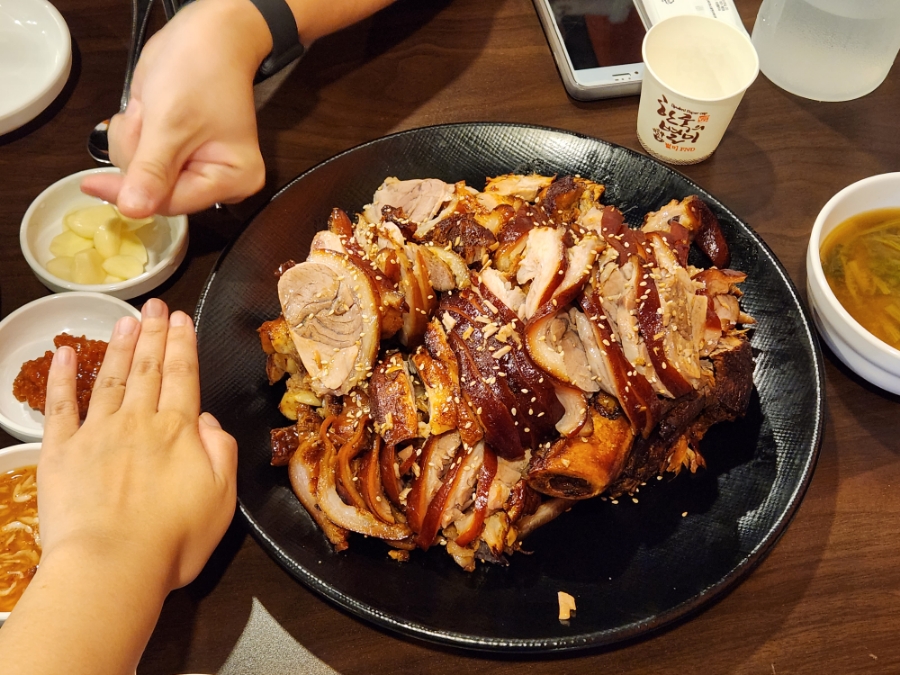신월왕족발 이미지