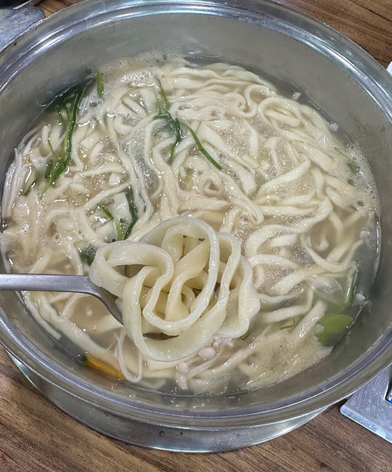 동원 손 칼국수 이미지