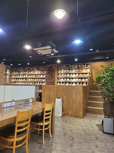 커피랑도서관야탑역점 이미지