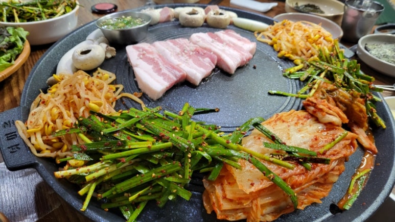 정원복돼지 이미지