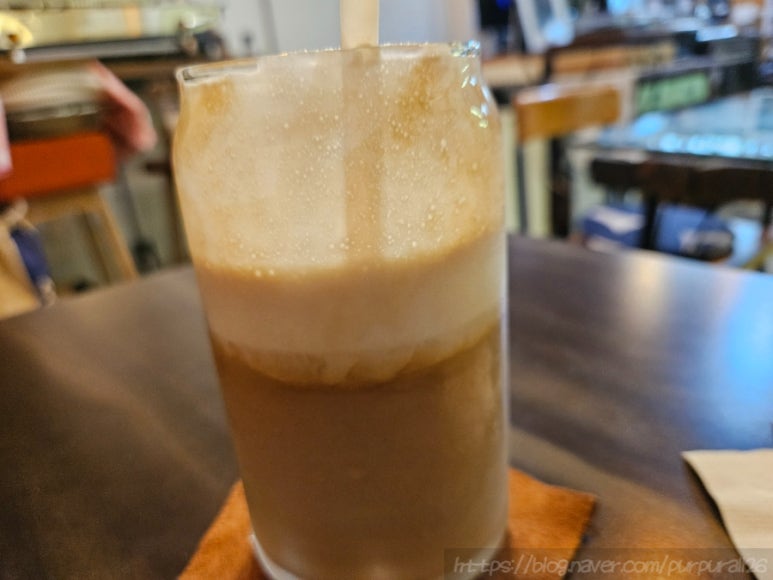 카페 앰핑 이미지