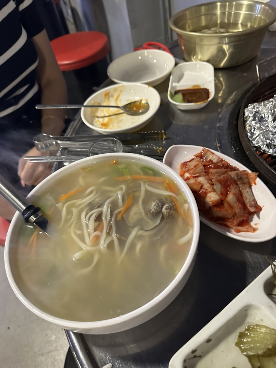 조개까는포차 이미지