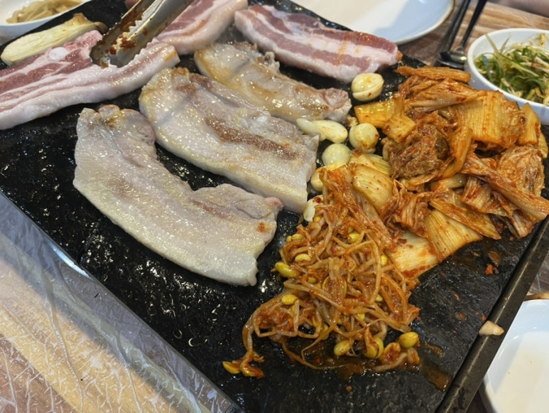 뚱이네돌구이 이미지