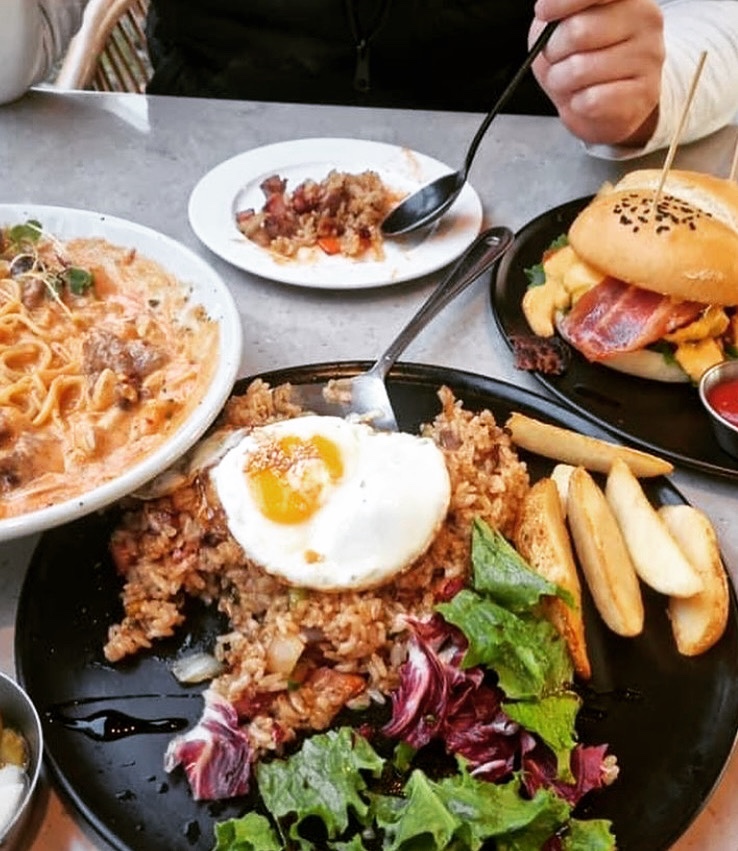 커피마시는파스타 이미지