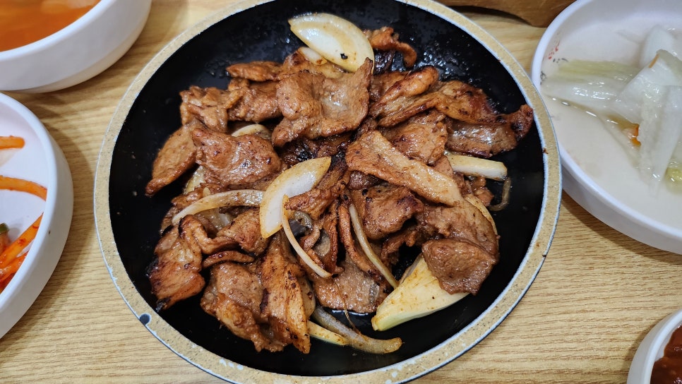 엄마손돼지불백 이미지