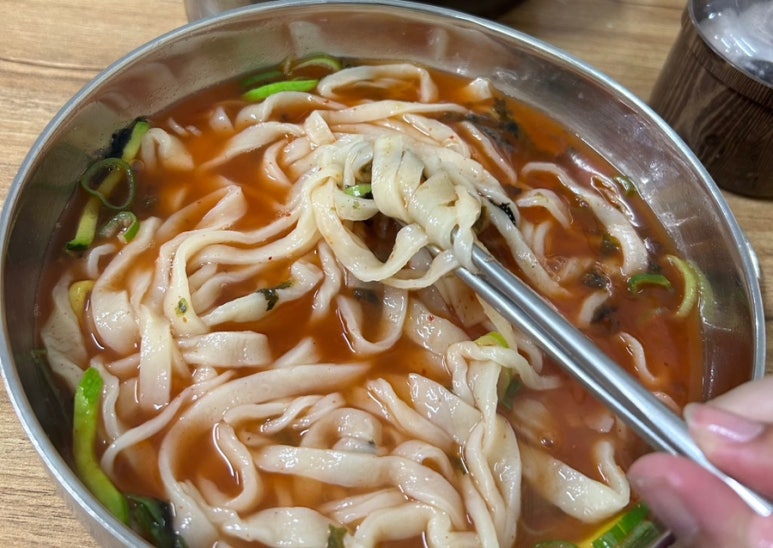 평택닭강정닭칼국수 이미지