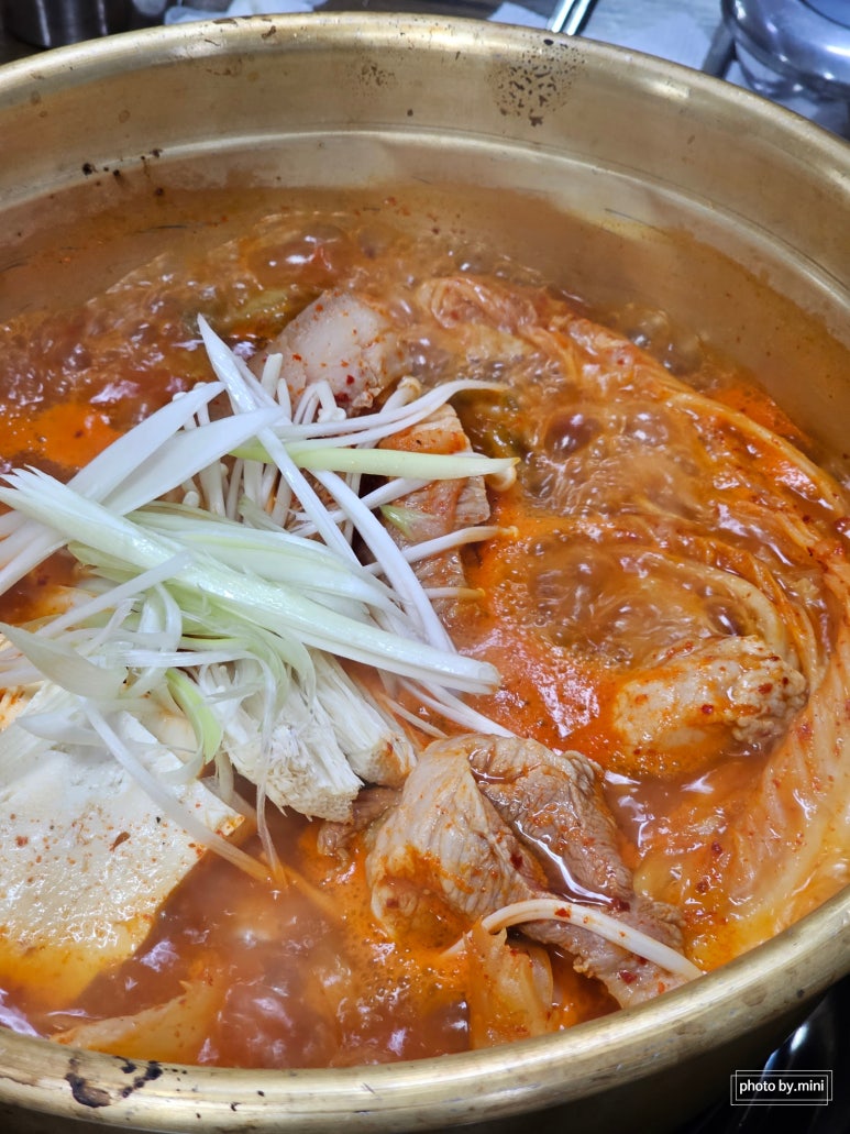 생고기김치찌개 사진 5