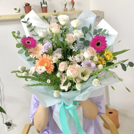 꽃을안기다 이미지