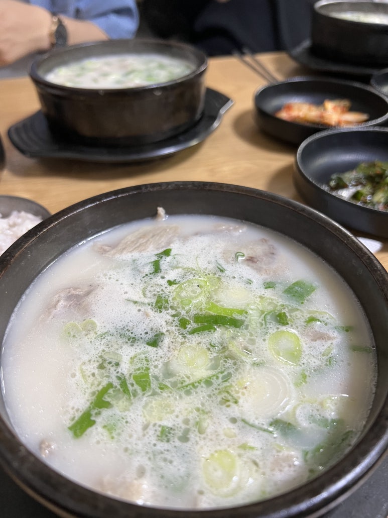 밀림여관 이미지