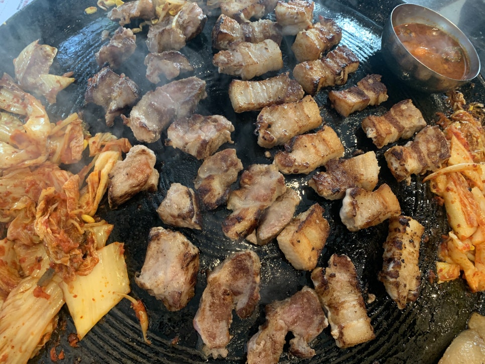맛있다솥뚜껑삼겹살 이미지