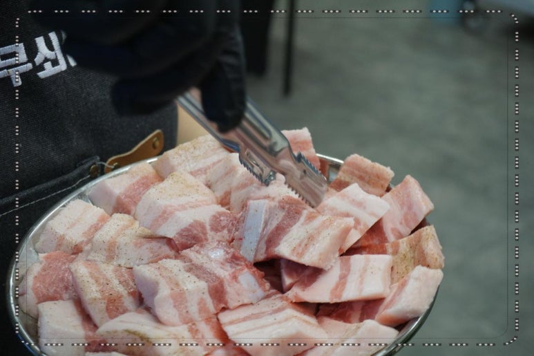 진짜무쇠삼겹청주 이미지