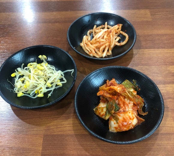 꺼멍때지국수 이미지