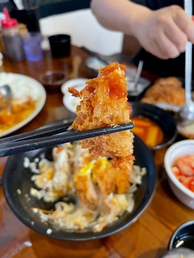 정성돈가스 이미지