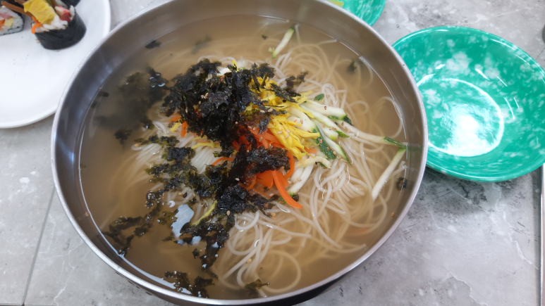 왕잔치국수 이미지