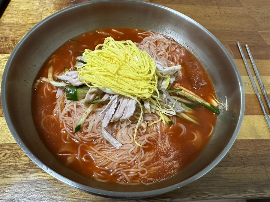 본밀면 이미지