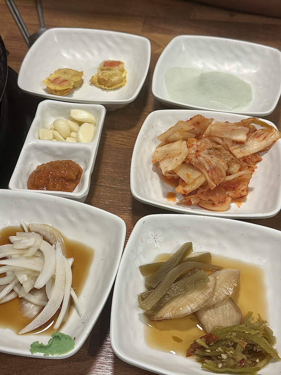 돈꿈솥뚜껑삼겹살 이미지