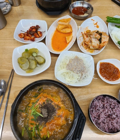 알콩달콩까망염소 이미지