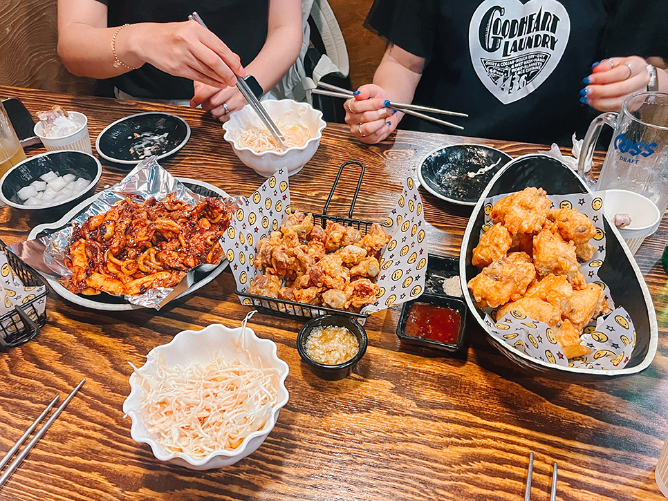 대롱이숯불두마리치킨 이미지