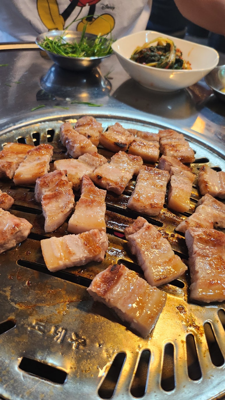 꽃돼지바람났네 이미지