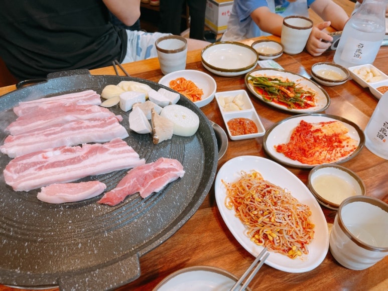 백초묵은지삼겹살 이미지