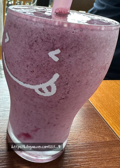 커피온더레일 이미지
