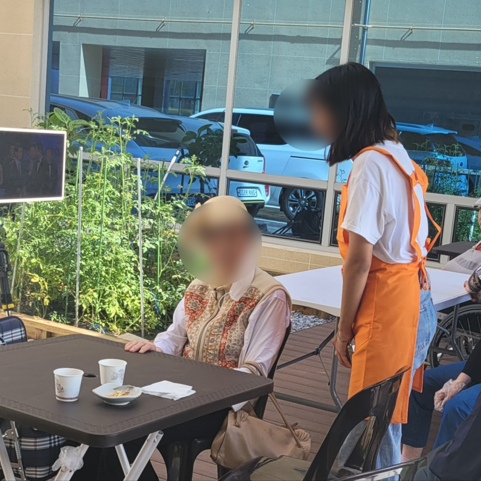 케어홈 요양원 이미지