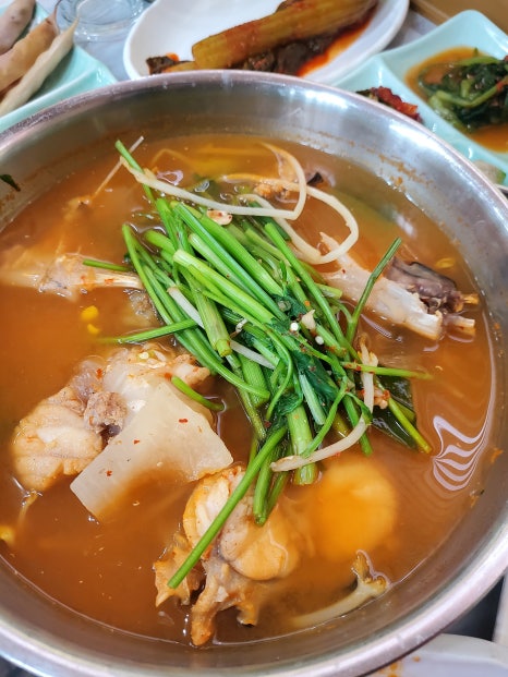 족발이랑아구 이미지
