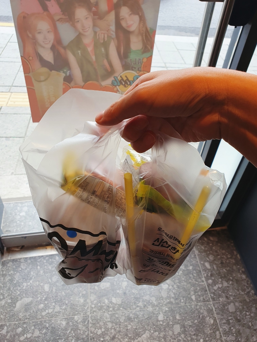 컴포즈커피경복궁점 이미지