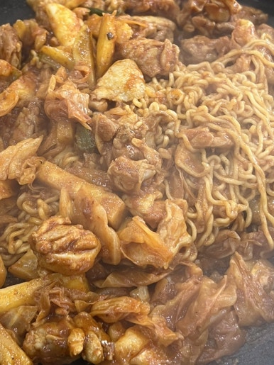딸부자닭갈비닭도리탕 이미지