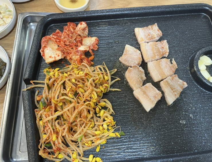 삼겹살앤부대찌개 이미지