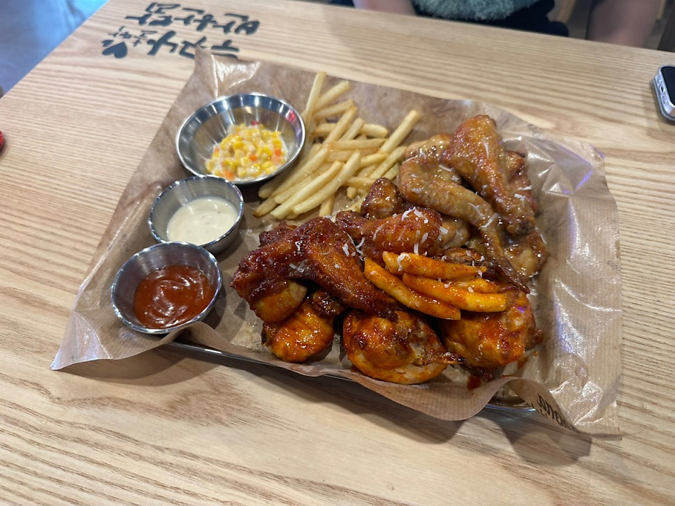 누구나홀딱반한닭수원화서점 이미지