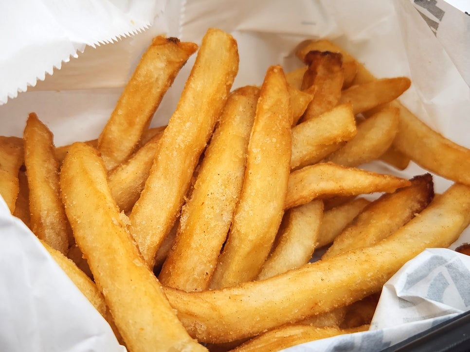 기영이숯불두마리치킨 광진자양점 사진 7