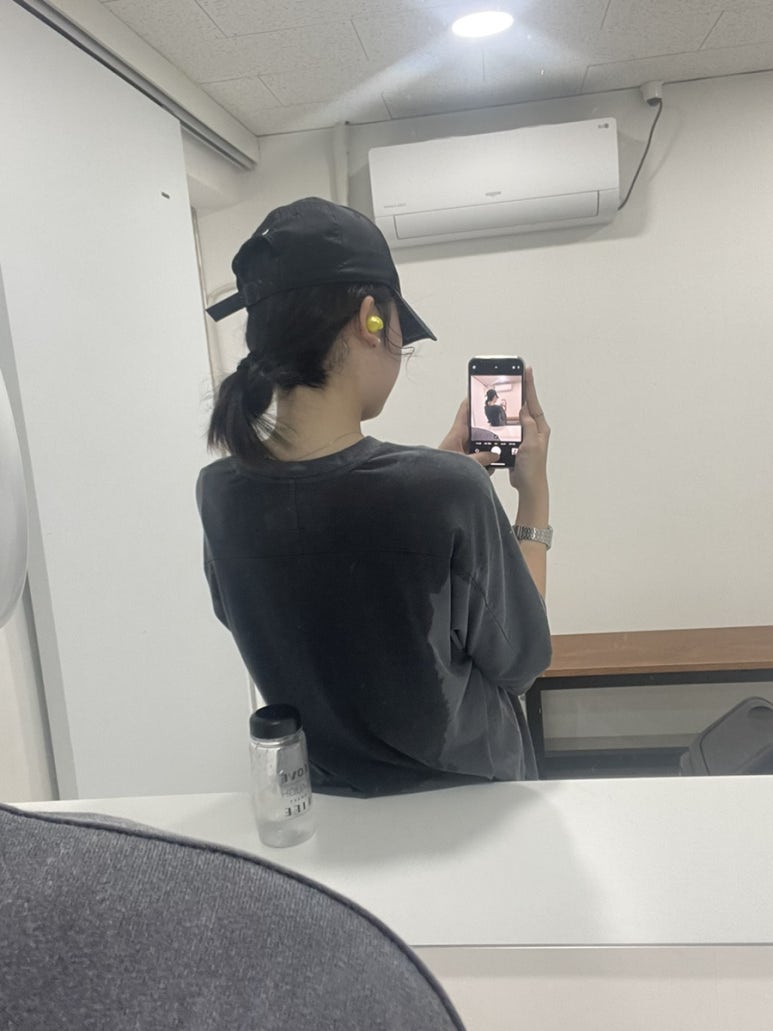 육회랑연어사이 이미지