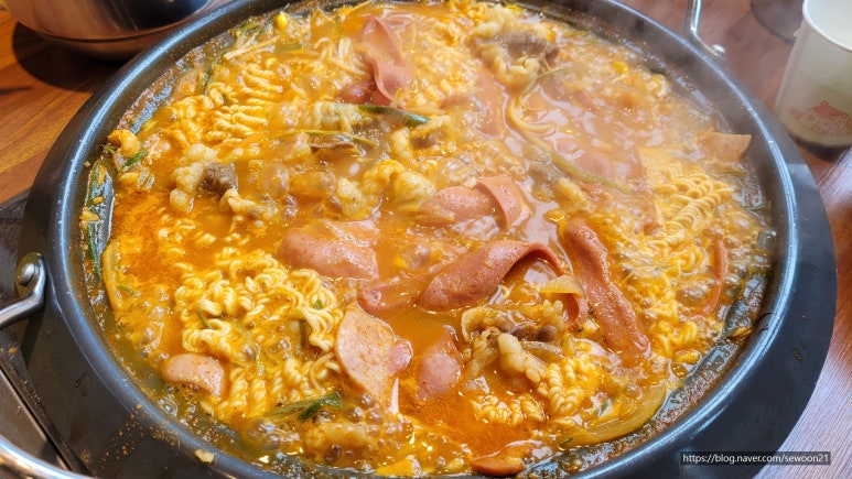 차돌삼합부대찌개 사진 6