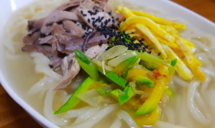 닭한마리칼국수 이미지