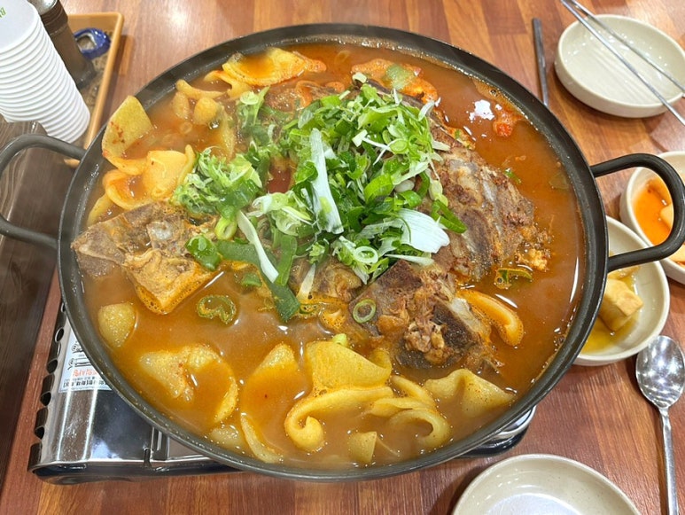 달봉아얼큰한뼈해장국 이미지