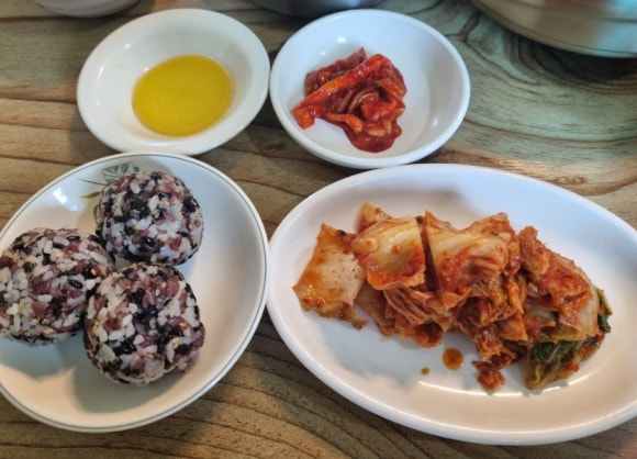 백엄마팥칼국수 이미지