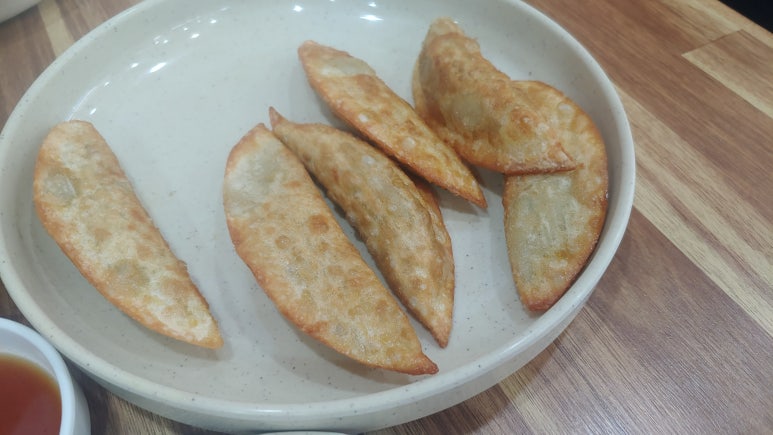 율하반점 이미지