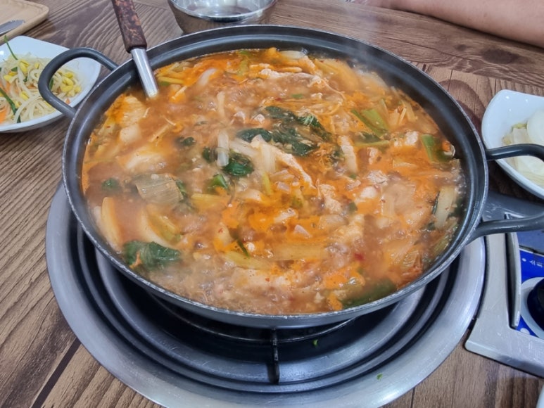 진황제돼지찌개 이미지